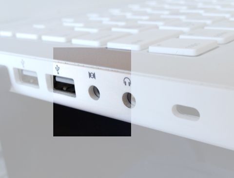 ノートパソコン（MacBook）のライン入力端子